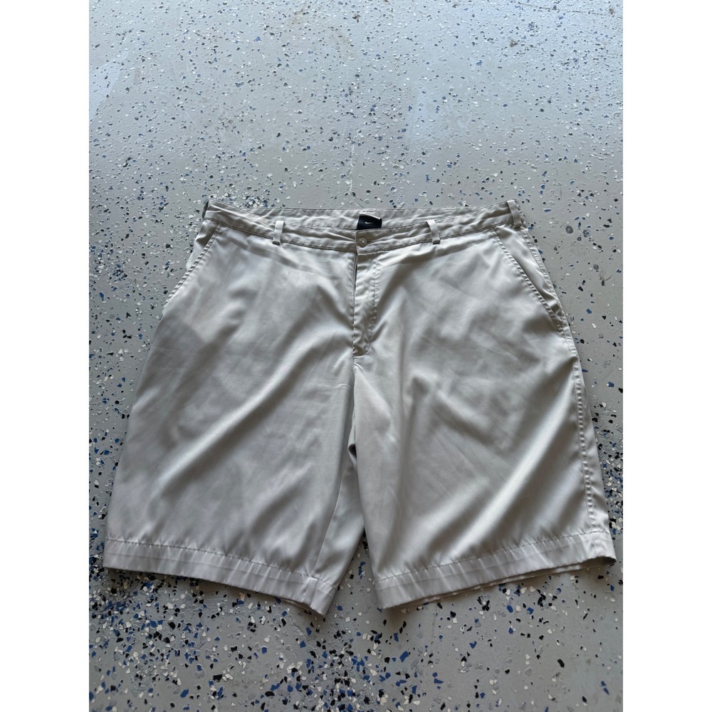 Nike Golf Dri-FIT‎ Shorts Performance Khaki Casual Mens Size 40